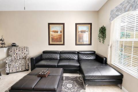 8960 Paradise Palms