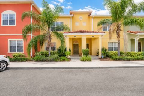 8960 Paradise Palms