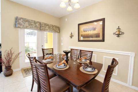 8960 Paradise Palms
