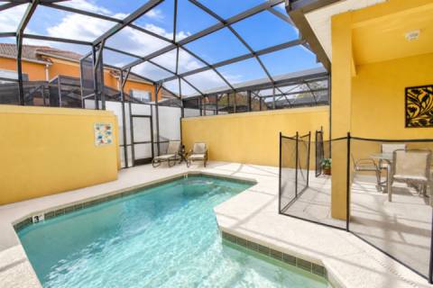 8960 Paradise Palms