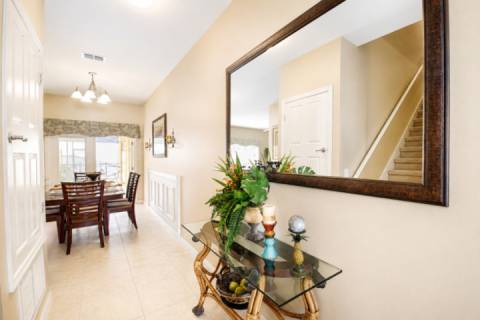 8960 Paradise Palms