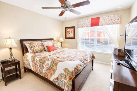 8960 Paradise Palms