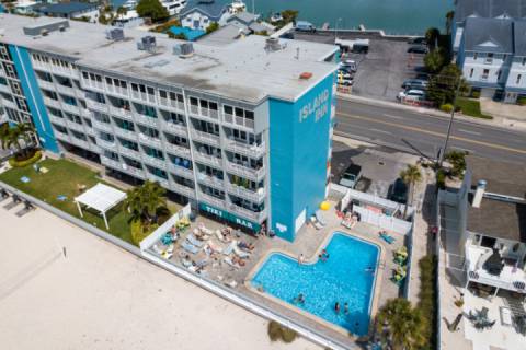 612 - Island Inn