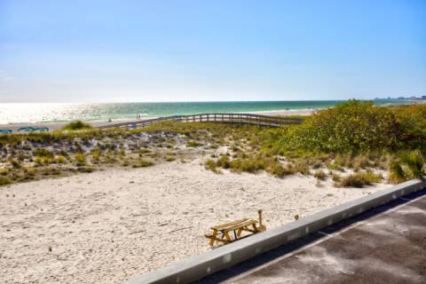 209 Suite - Island Inn