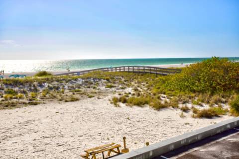 209 Suite - Island Inn