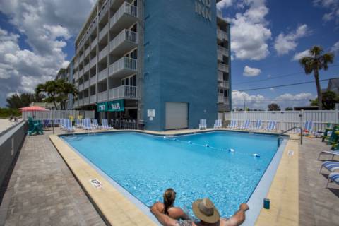 612 - Island Inn