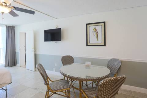 209 Suite - Island Inn