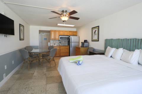 209 Suite - Island Inn
