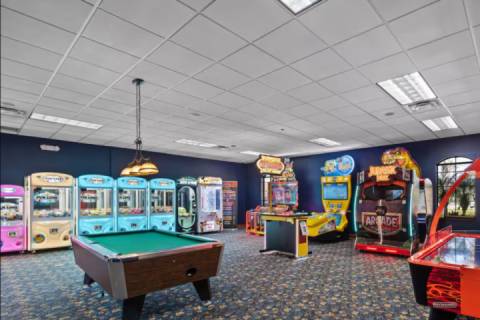 8960 Paradise Palms