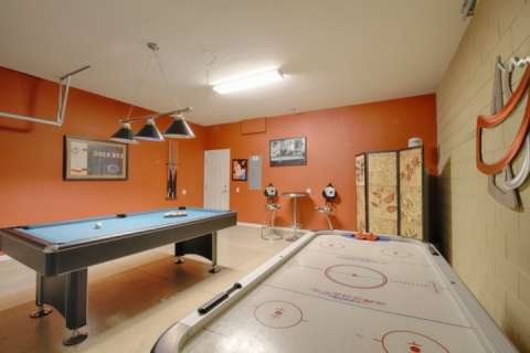 2540 Windsor Hills