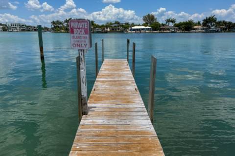 612 - Island Inn