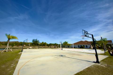 2633 Trafalgar Village