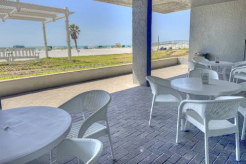 612 - Island Inn
