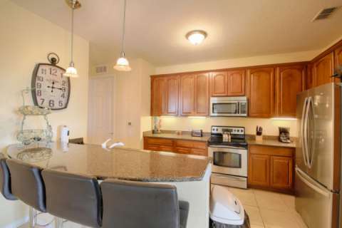 5048 Vista Cay