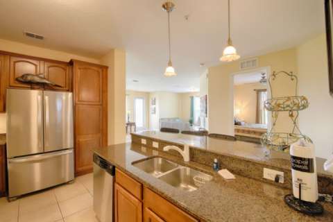 5048 Vista Cay