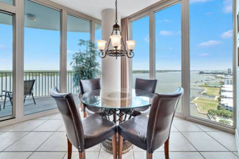 Lagoon Tower 1402
