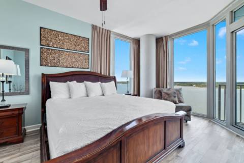 Lagoon Tower 1402