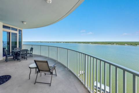 Lagoon Tower 1402