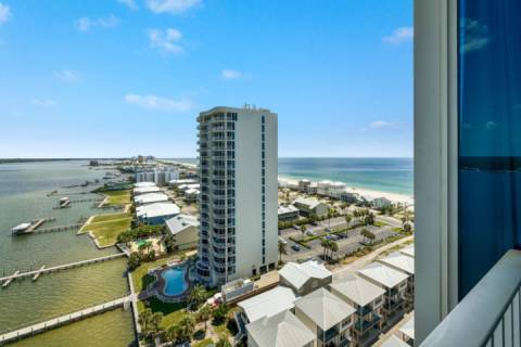 Lagoon Tower 1402