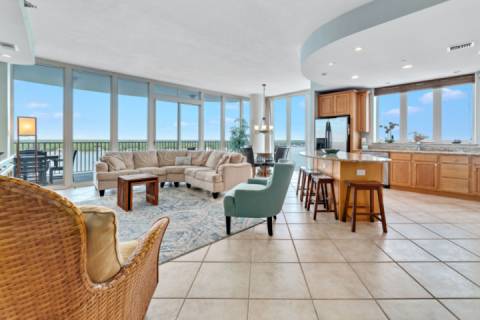 Lagoon Tower 1402
