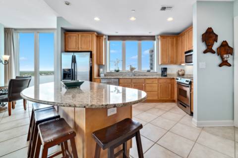 Lagoon Tower 1402