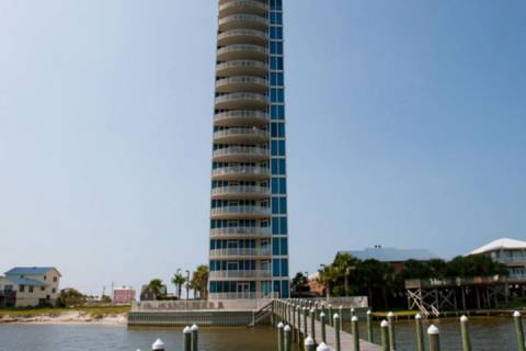 Lagoon Tower 1402