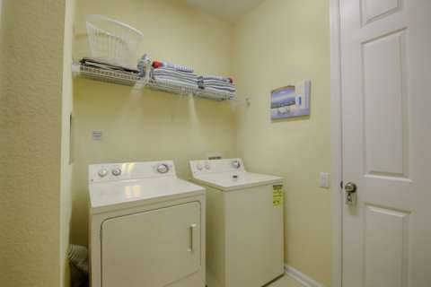 5048 Vista Cay