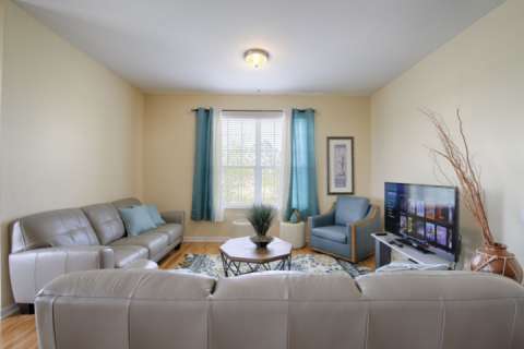 5048 Vista Cay