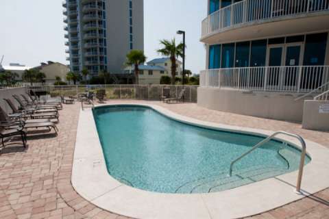 Lagoon Tower 1402
