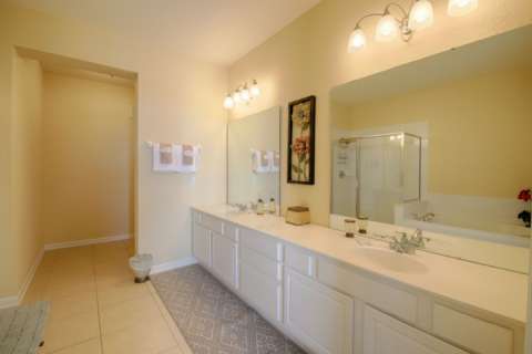 5048 Vista Cay