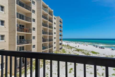 Pinnacle Port B3-307