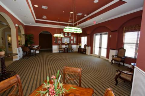 2633 Trafalgar Village