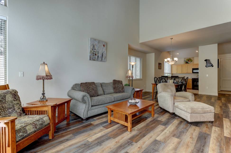 Redmond Vacation Rental Eagle Crest Resort Townhome. Pool, Pickleball