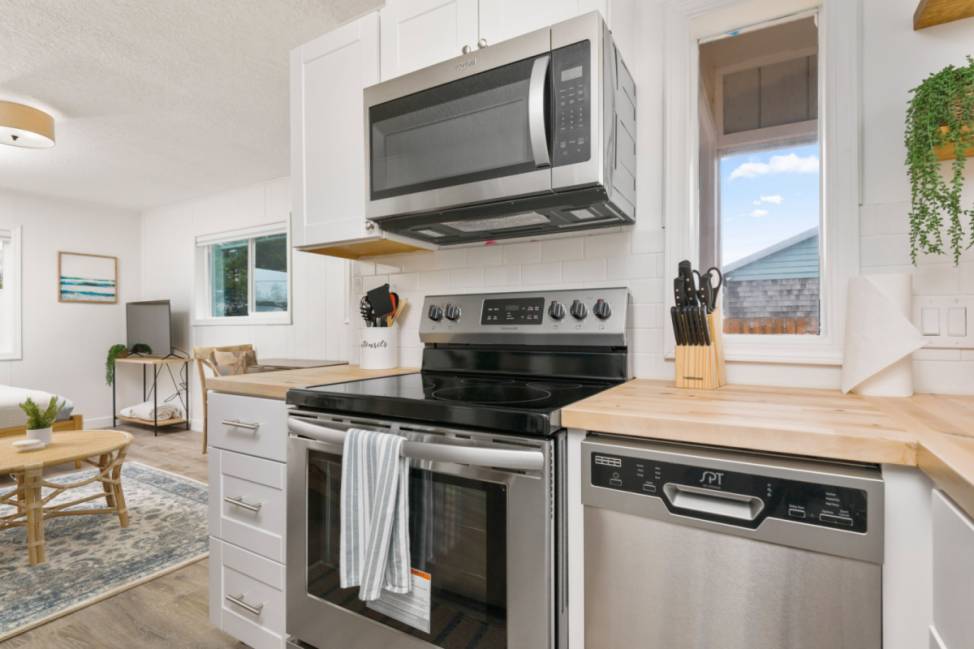 Rockaway Beach Vacation Rental Fantastic Central Rockaway Location, Pet Friendly, All New