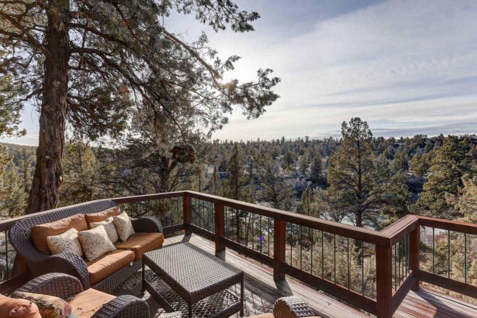 Redmond Vacation Rental Discounted Rates! Epic Riverview Home on 5