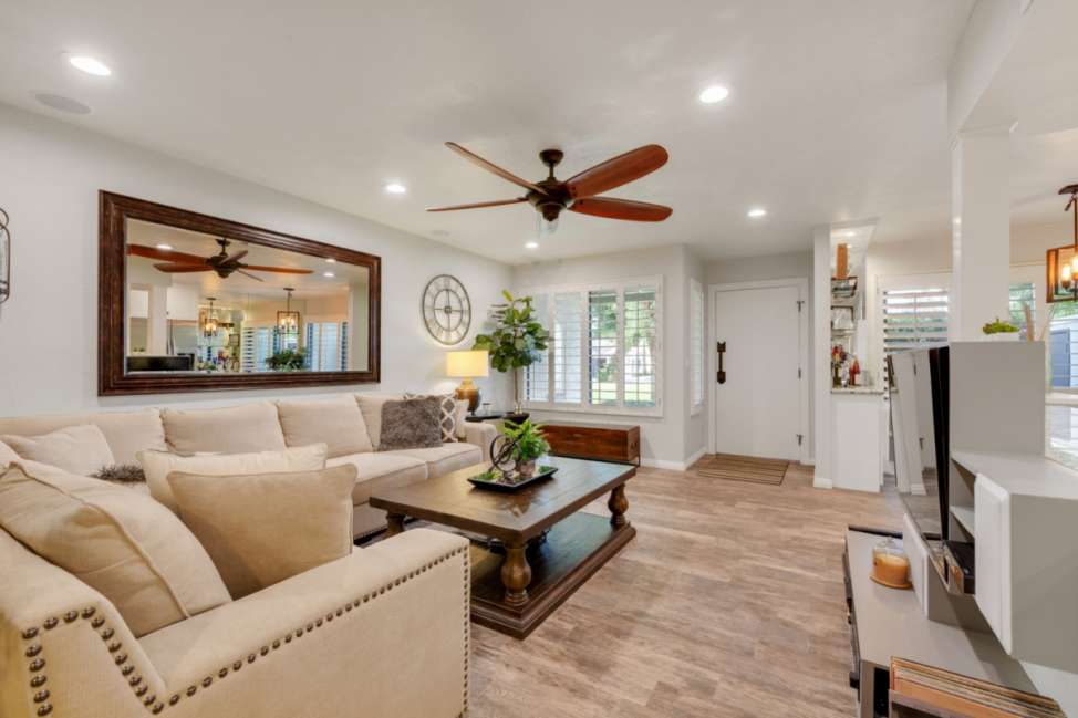 Palm Desert Vacation Rental Updated 2 story Condo! 1 block from El