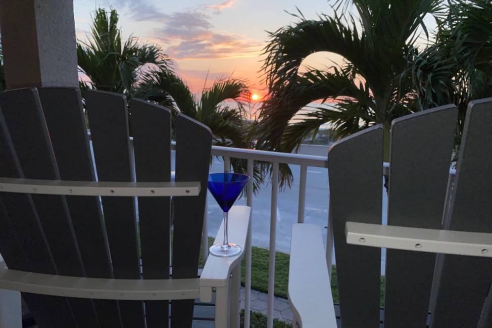 St. Pete Beach Vacation Rental Heart of PassAGrille Beach! Beach