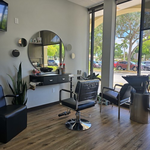 Dolce Cabello Salon