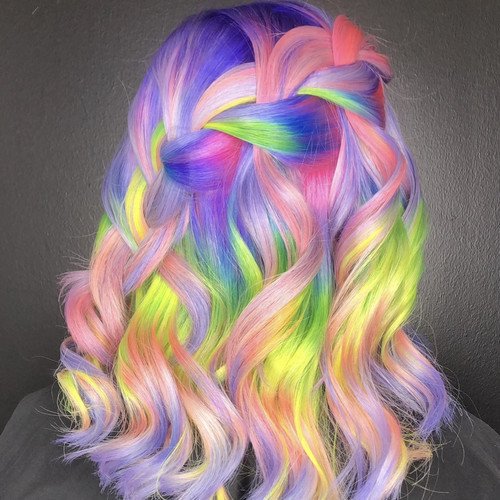 YOUR FAVORITE STYLIST