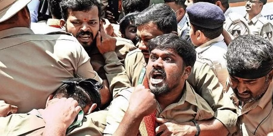 2 lakh auto drivers protests in Bengaluru for bike taxi ban