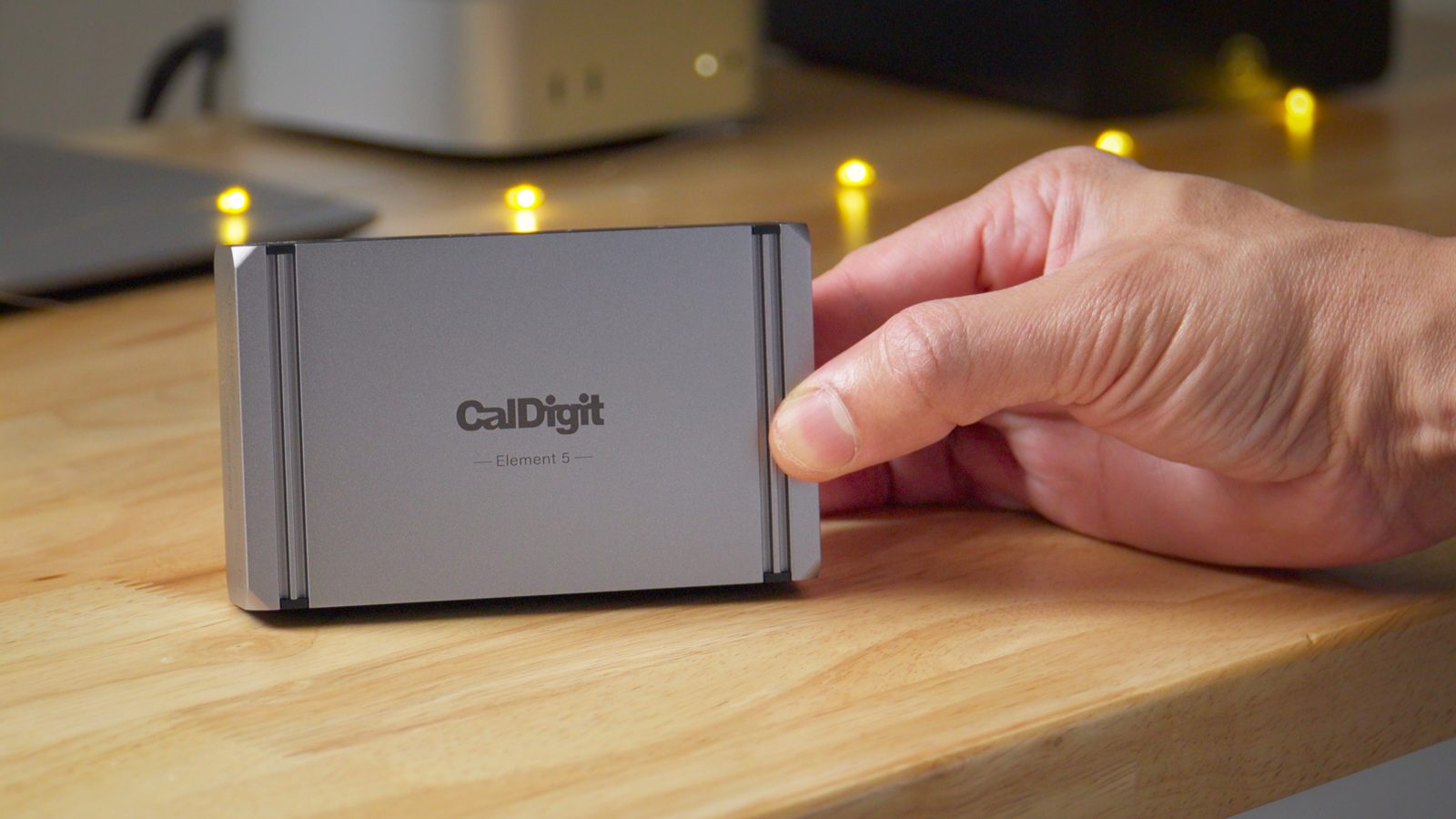 Hands-on: CalDigit Element 5 Hub brings multi-port Thunderbolt 5 convenience to Mac users [Video]