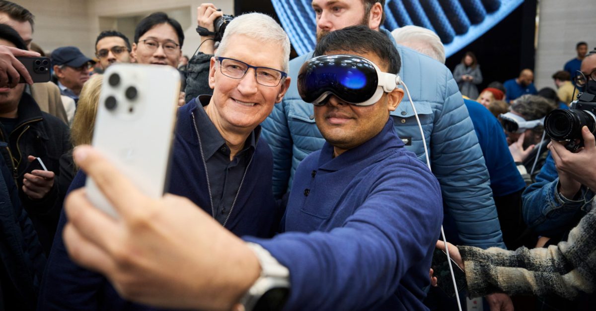 Apple surveys Vision Pro users and asks about Meta’s Ray-Bans