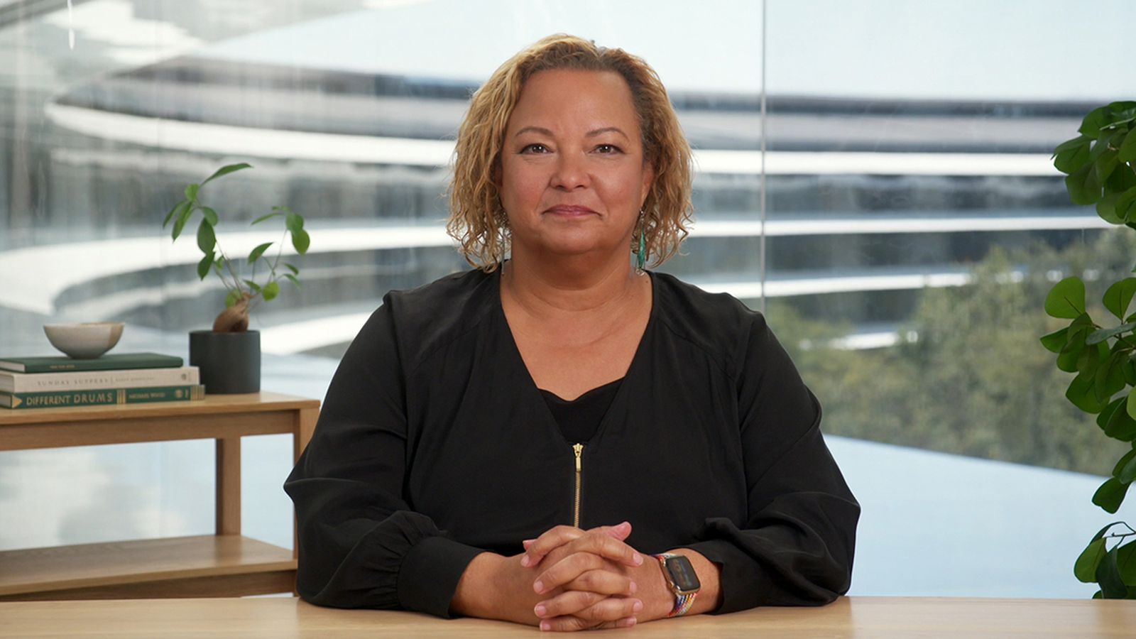 Apple’s Environmental Chief Lisa Jackson Retiring After 13 Years