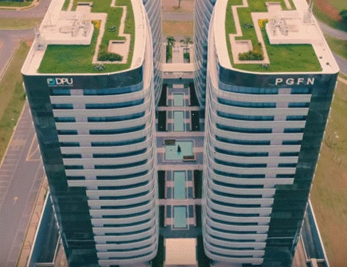 Centro empresarial com 4 torres só tem órgãos públicos