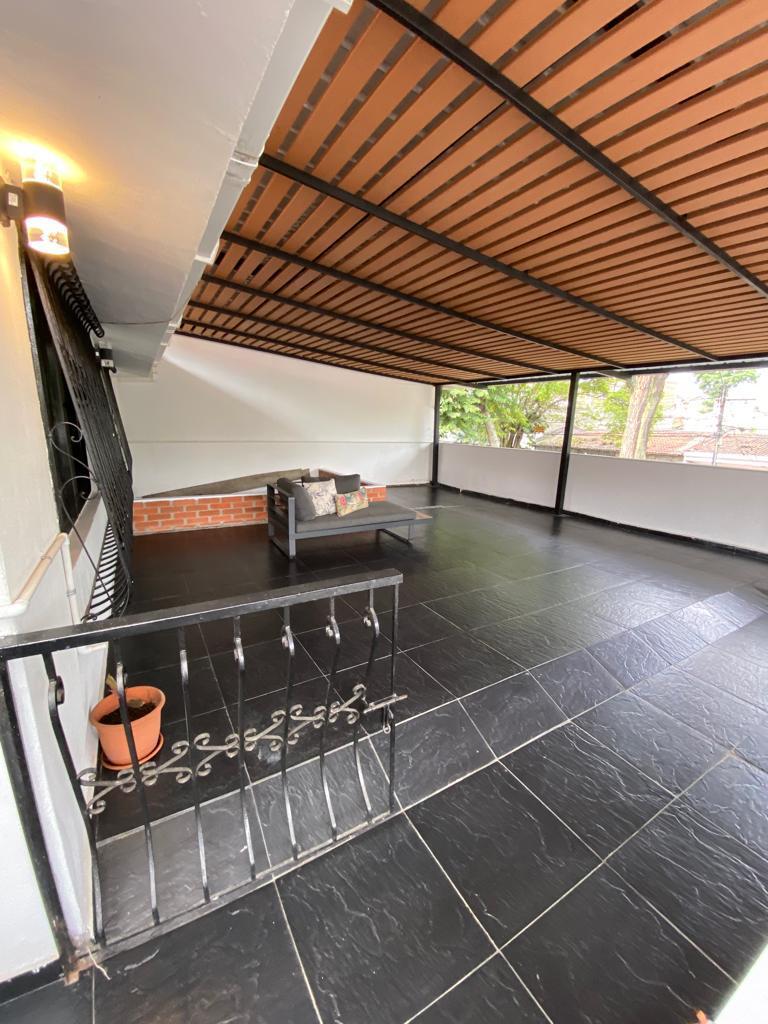 Casa de 5 alcobas en venta en La Flora, Cali, 330 m² · foto 22 de 24