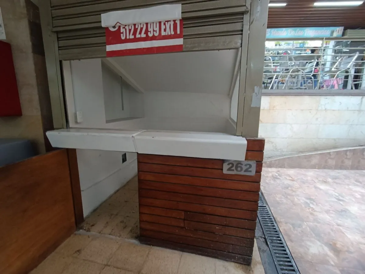 Local en arriendo en La Candelaria, Medellín, 100 m² · foto 8 de 12