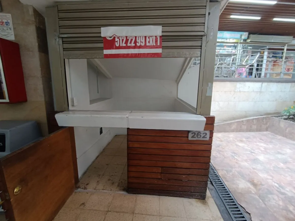 Local en arriendo en La Candelaria, Medellín, 100 m² · foto 10 de 12