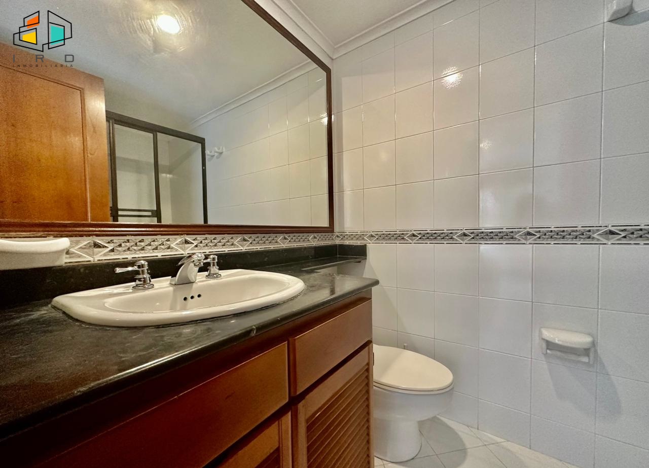 Apartaestudio en arriendo en La Aguacatala, Medellín, 52 m² · foto 8 de 23