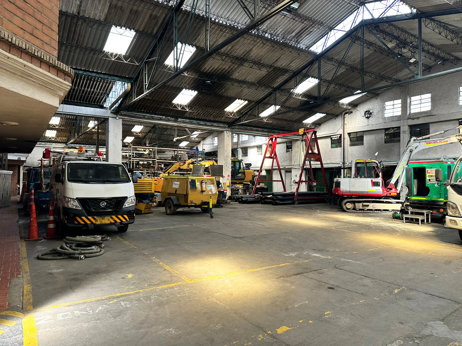 Bodega en arriendo en Perpetuo Socorro, Medellín, 1550 m² · foto 4 de 8