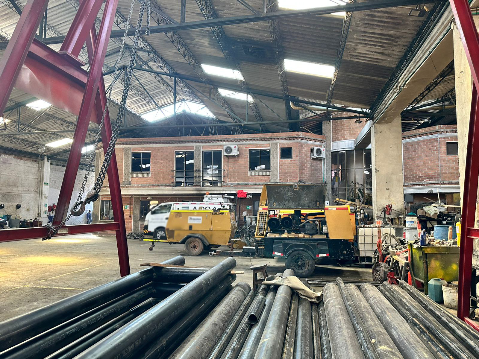 Bodega en arriendo en Perpetuo Socorro, Medellín, 1550 m² · foto 5 de 8